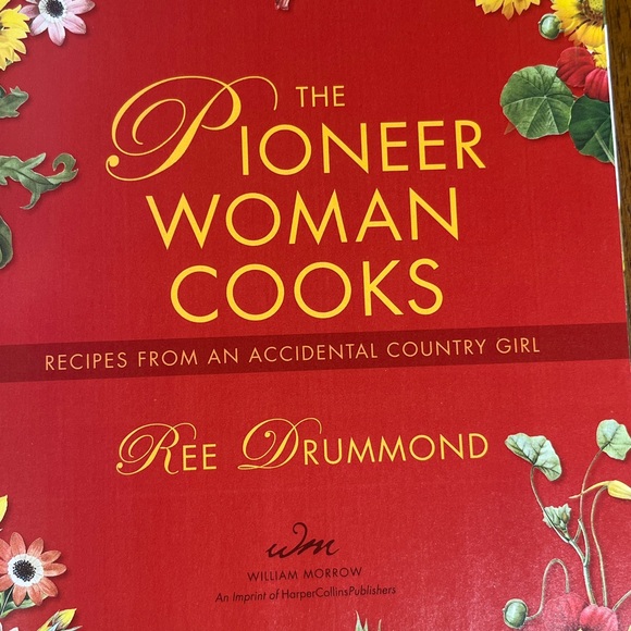 The Pioneer Woman Cooks: Recipes from an Accidental Country Girl Ree Drummond - Picture 4 of 5